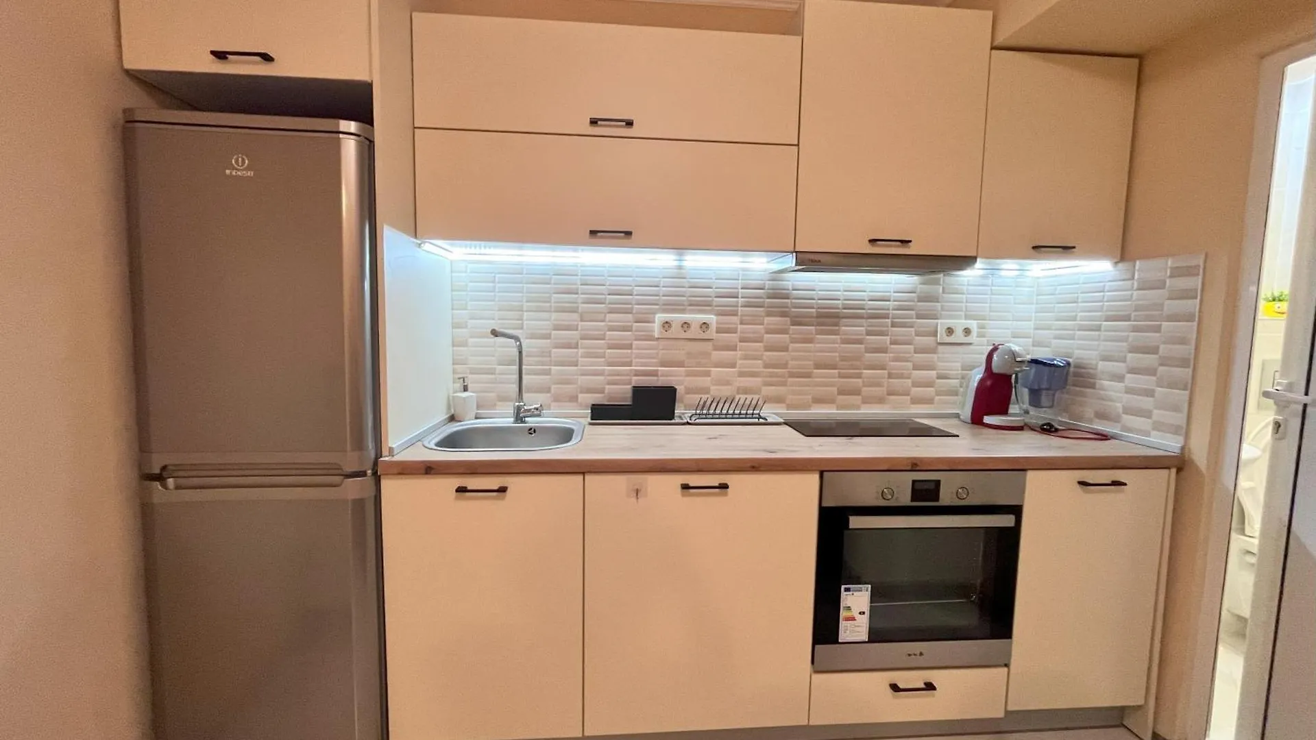 Cozy Apartment Near City Center 소피아
